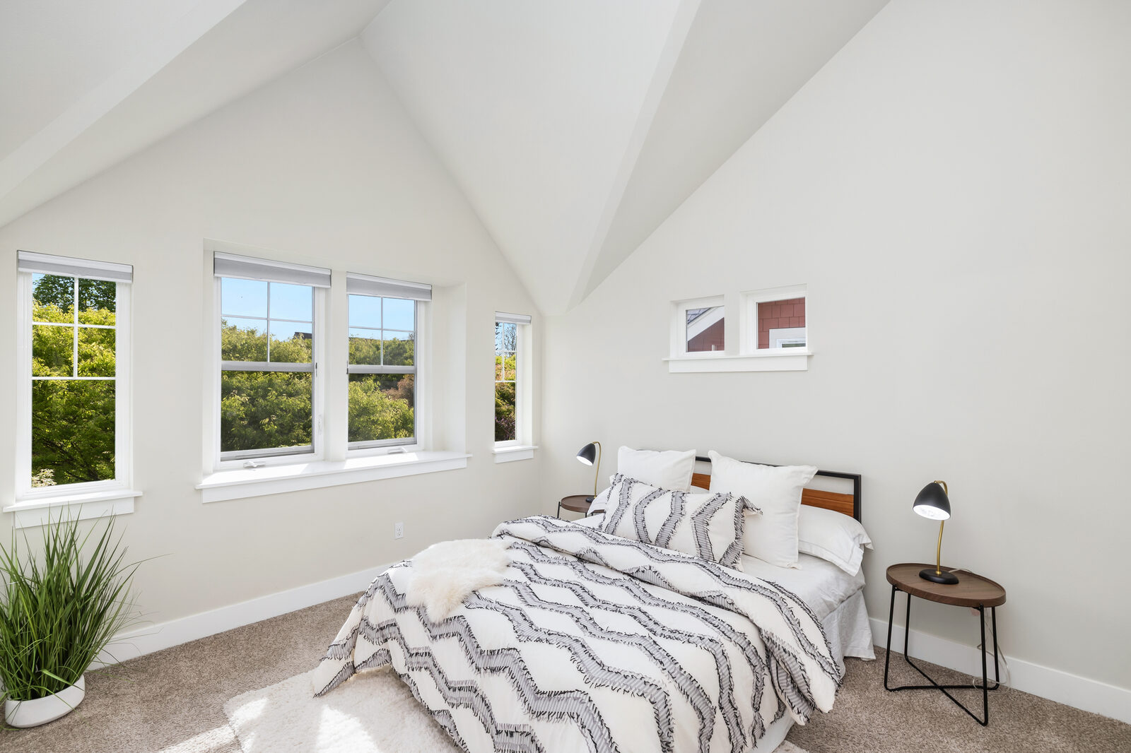 Secondary bedroom