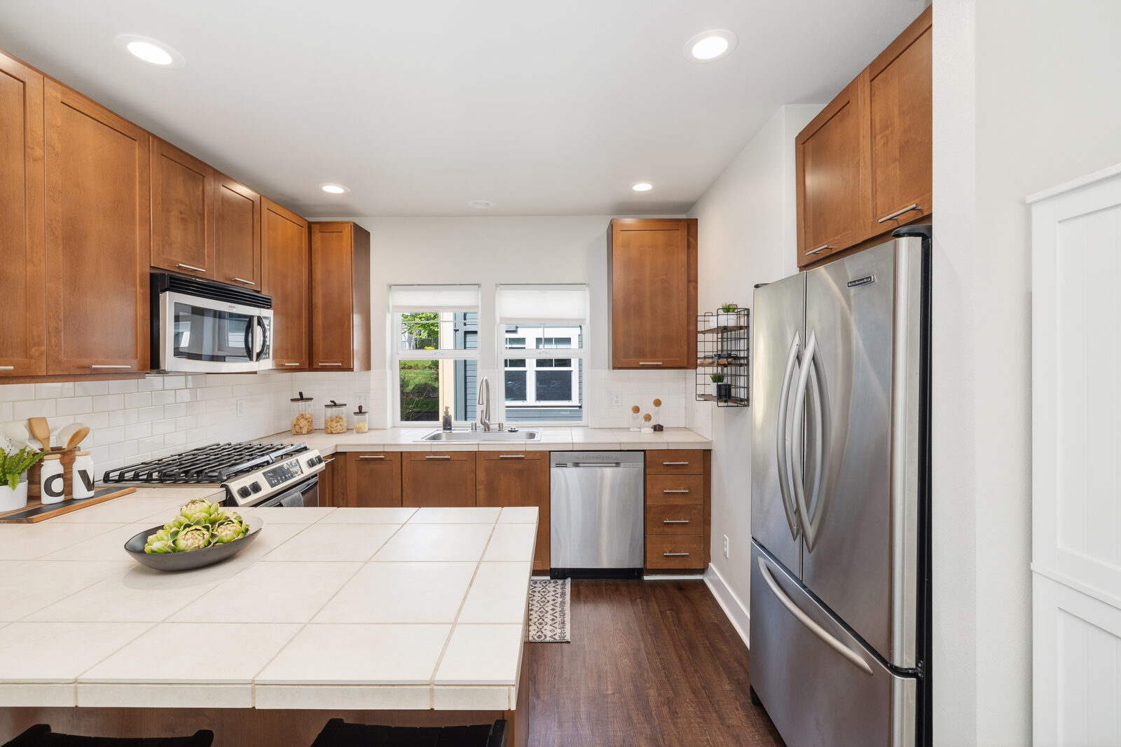 Kitchen wide